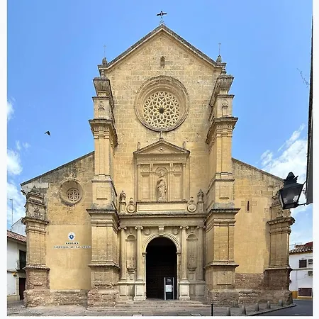 Con Patio 4 En El Casco Historico *